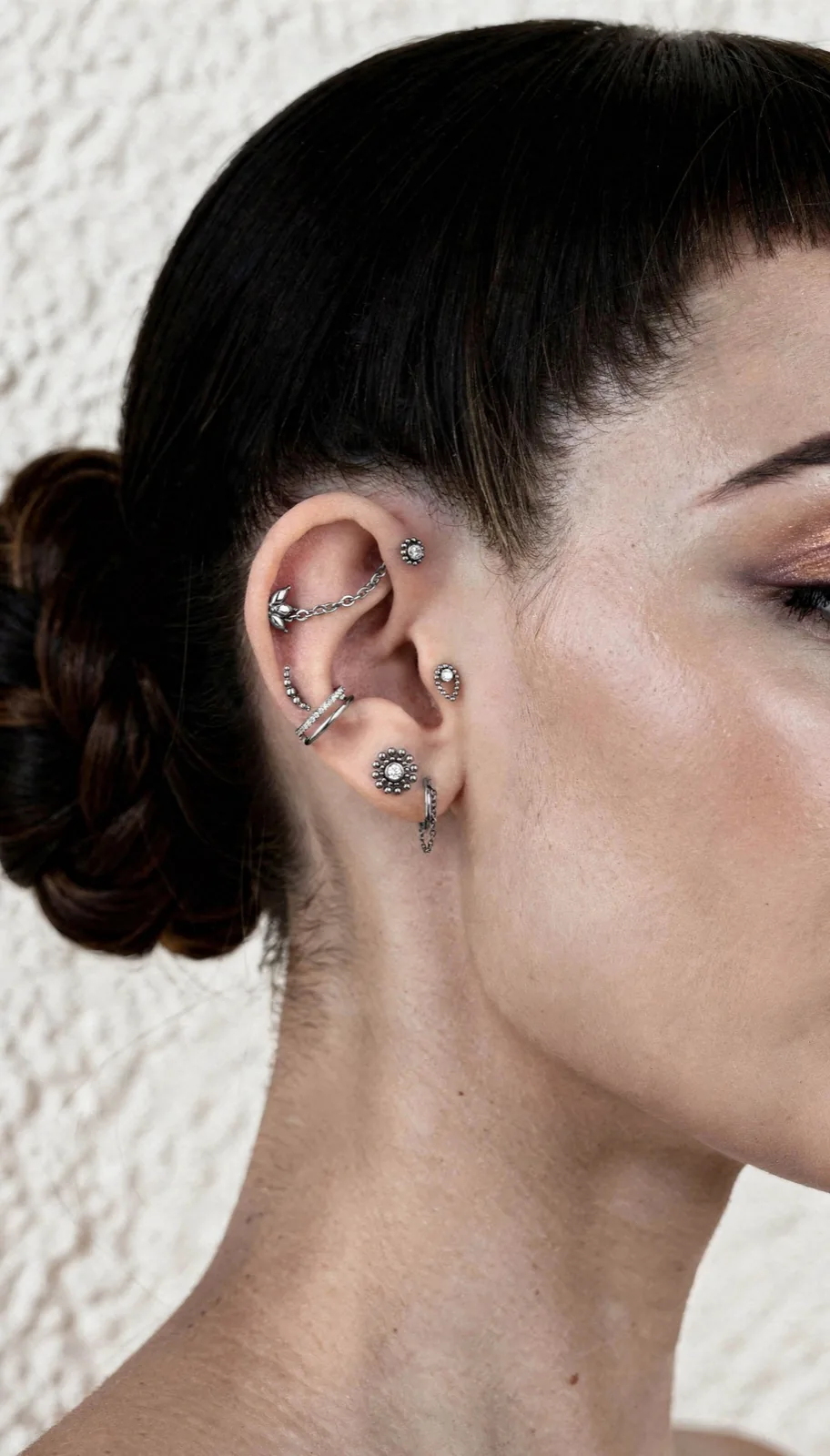 Joyería de piercing HERA Jewelry expuesta en el estudio de Móstoles, Madrid